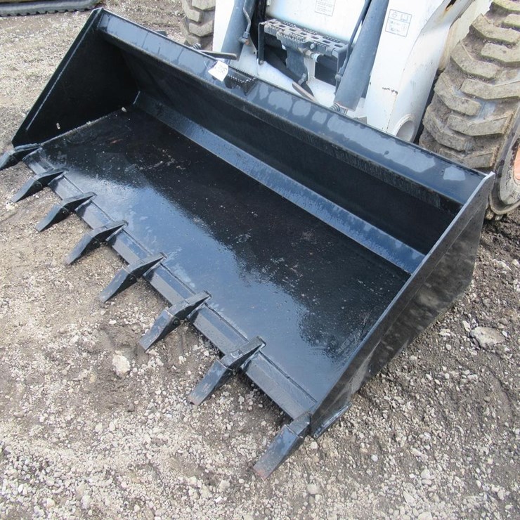 Wildcat 84" Skid Steer Tooth Bucket