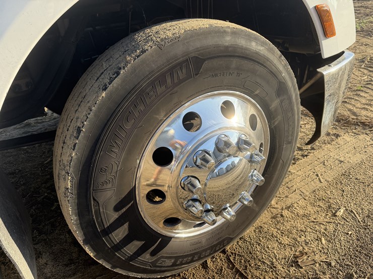 2019-peterbilt-579-image-6