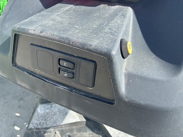 2021-john-deere-8rx-370-image-71