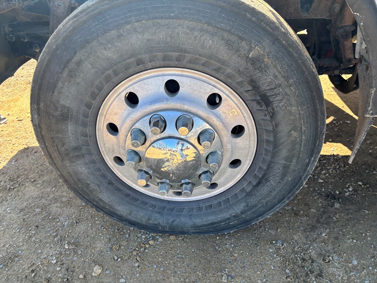 2009-peterbilt-340-image-98