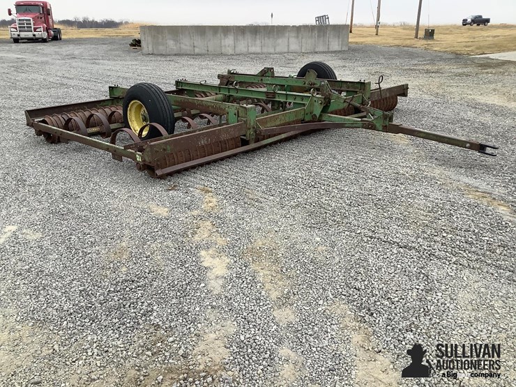 john-deere-16-image-3