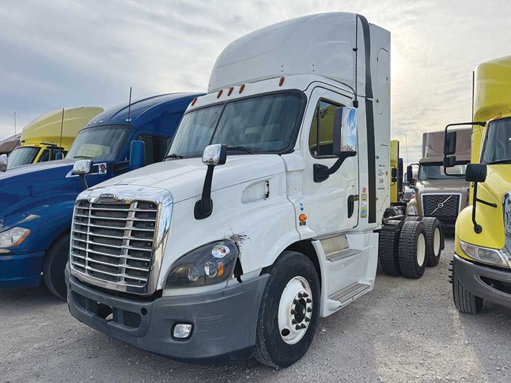 2018-freightliner-cascadia-113-image-1