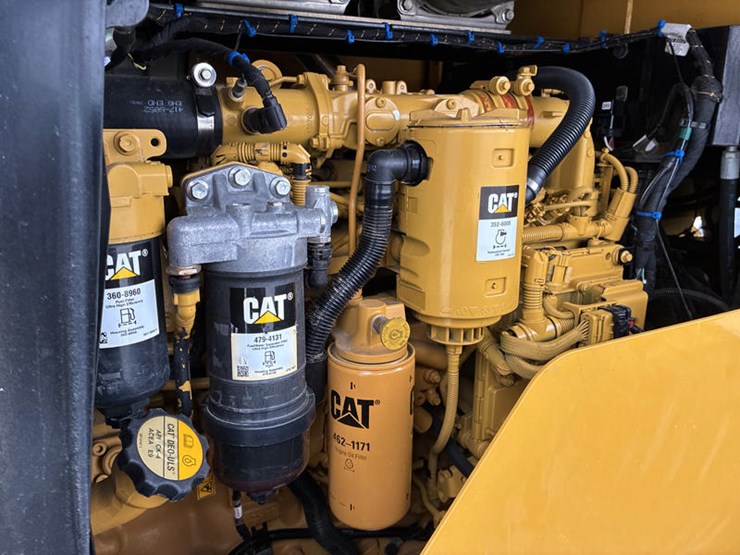 2021-caterpillar-926m-image-71