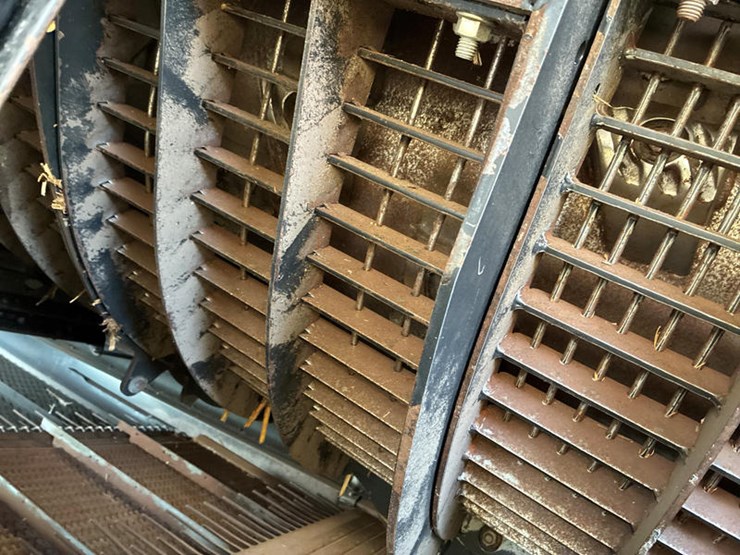 2010-case-ih-8120-image-84