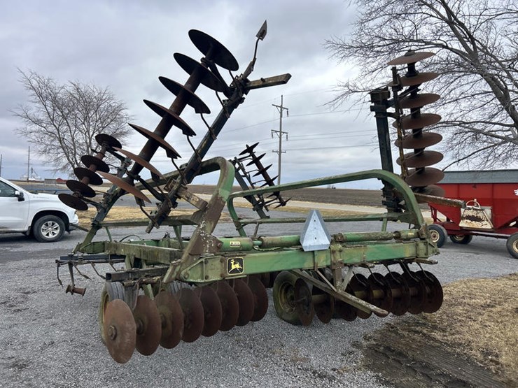 john-deere-230-image-15