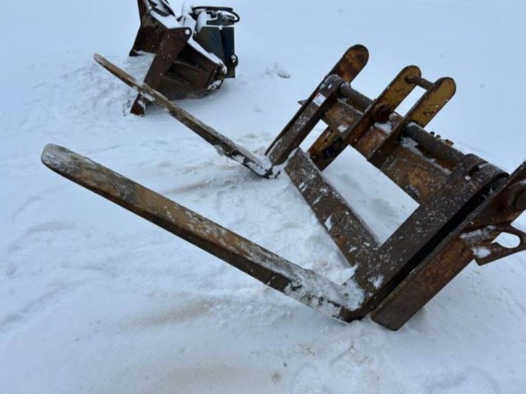 60-in.-wheel-loader-forks-image-12