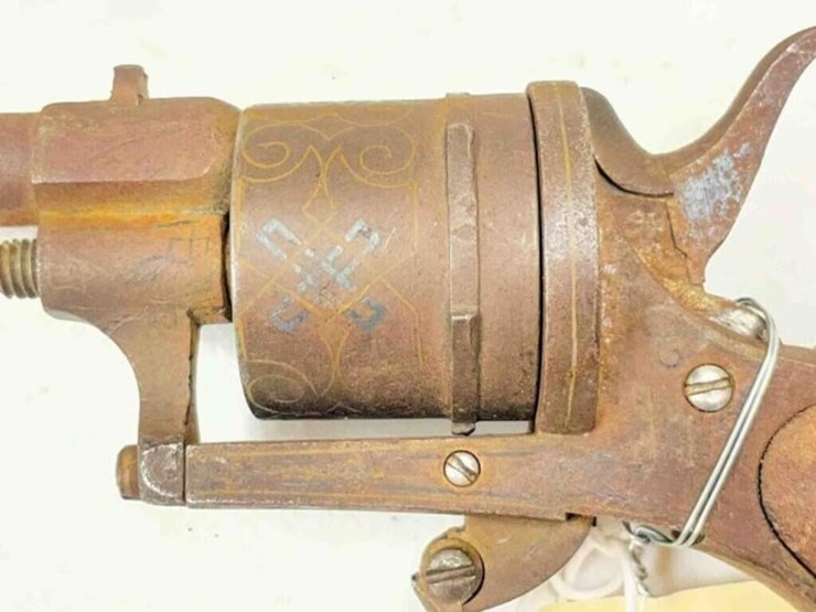 vintage-revolver-image-4