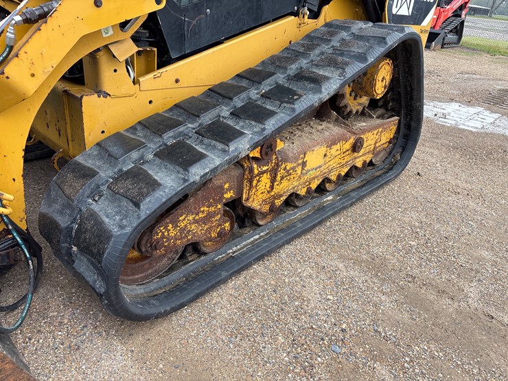 2015-caterpillar-299d-image-5