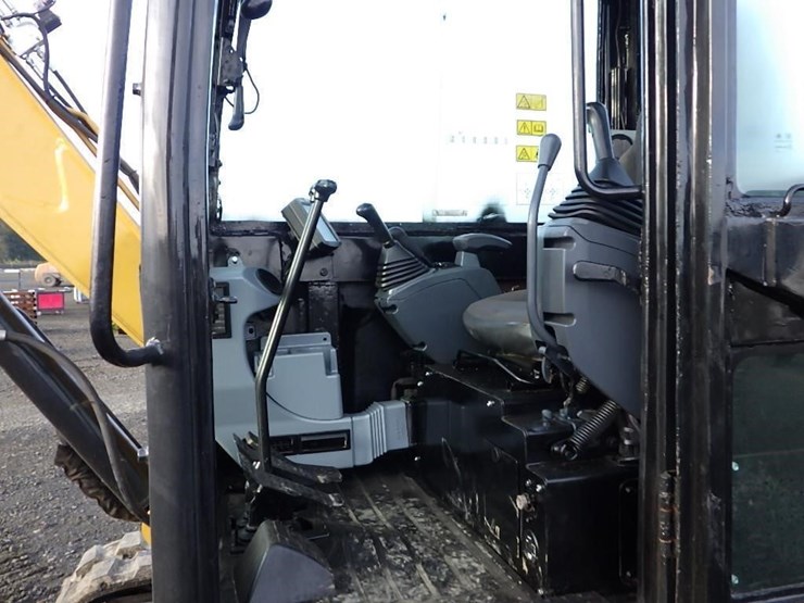 caterpillar-305.5-image-41