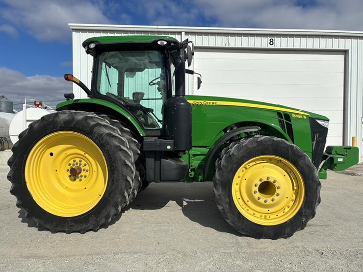 2013-john-deere-8335r-image-4