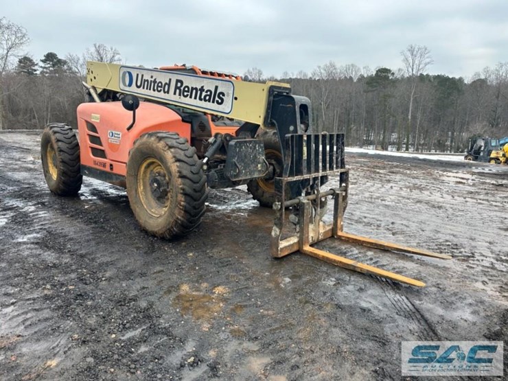 2015-jlg-g6-42a-image-6