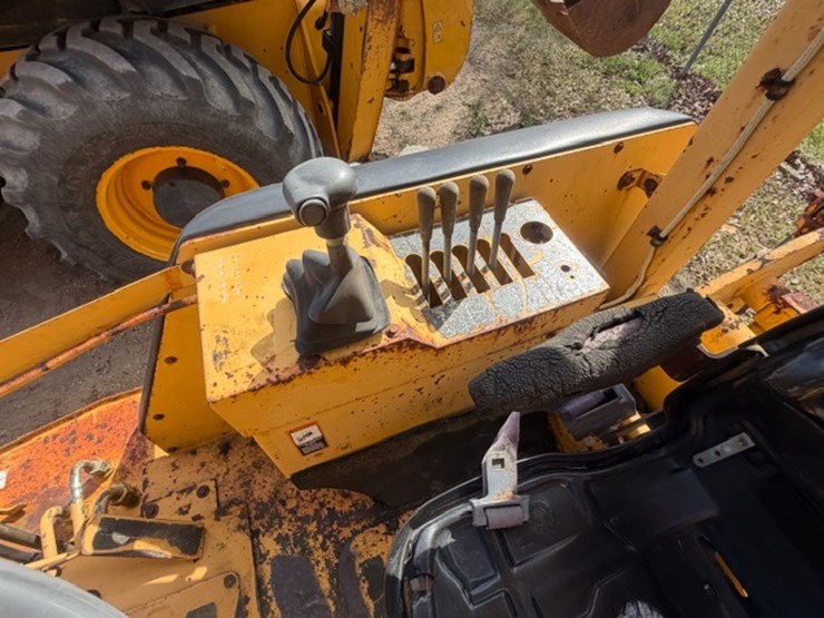 deere-210le-image-39