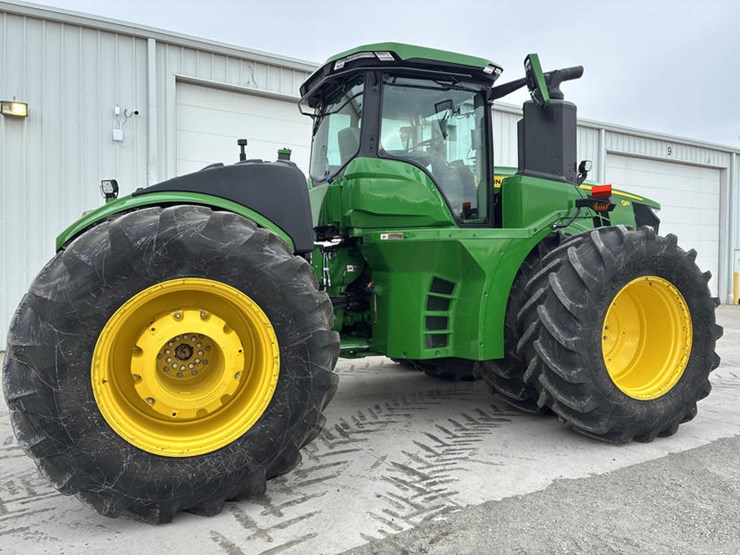 2025-john-deere-9r-590-image-3