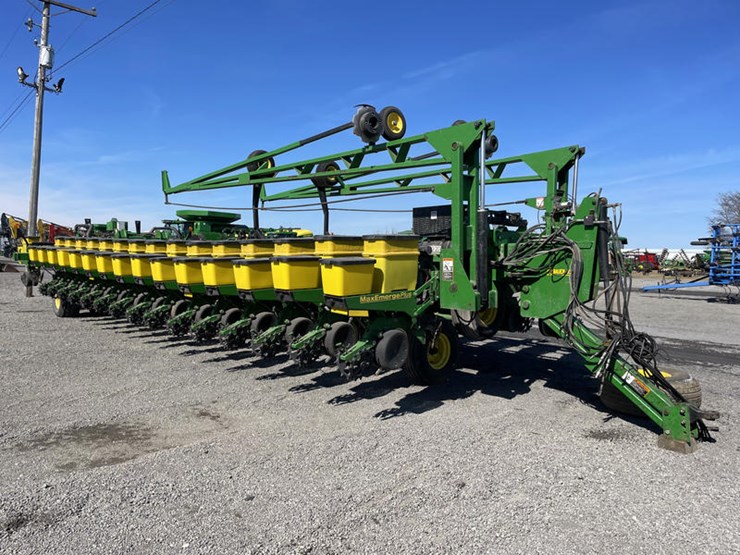 2004-john-deere-db90-image-1