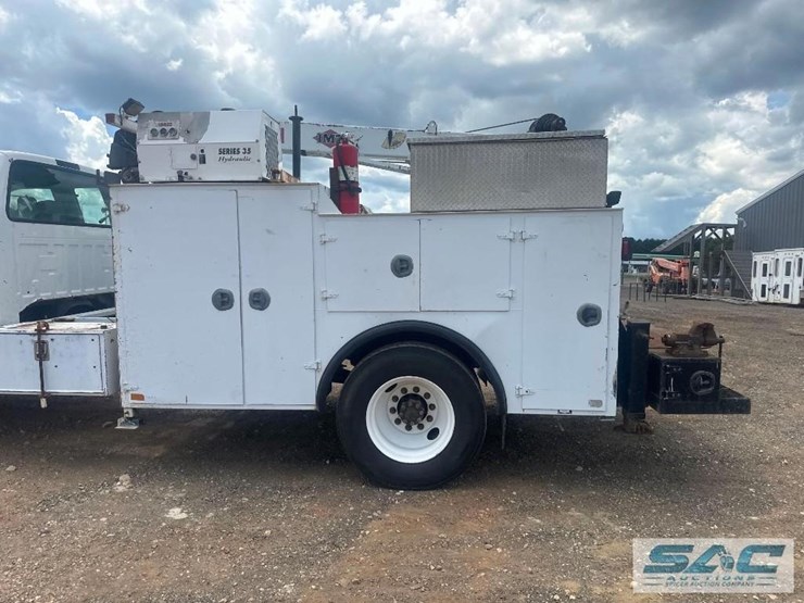 2005-ford-f650-image-9