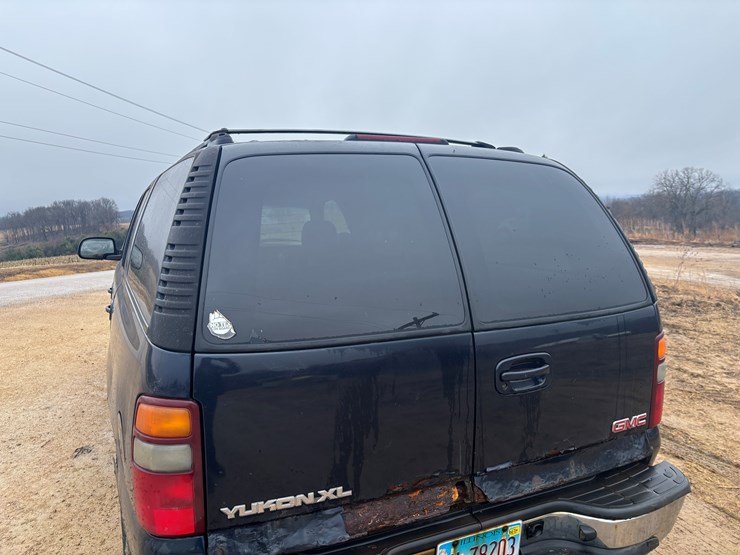 2003-gmc-yukon-image-14