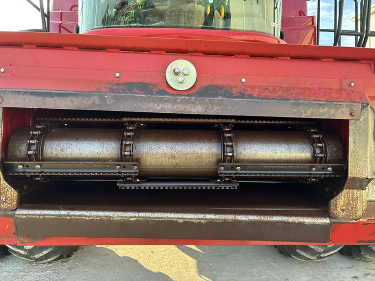 2010-case-ih-8120-image-29