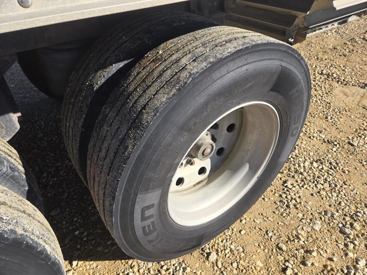 2016-wilson-grain-trailer-image-21