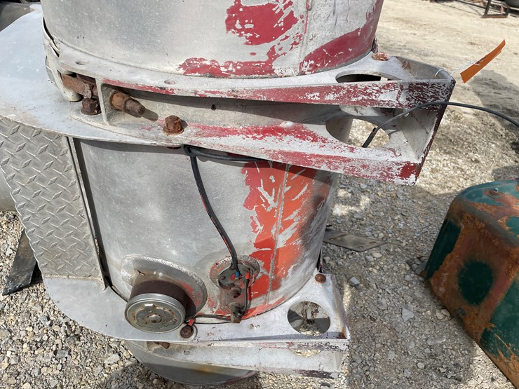 #4267-•-(2)-aluminum-fuel-tanks-image-4