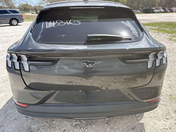 2021-ford-mustang-mach-e-image-26