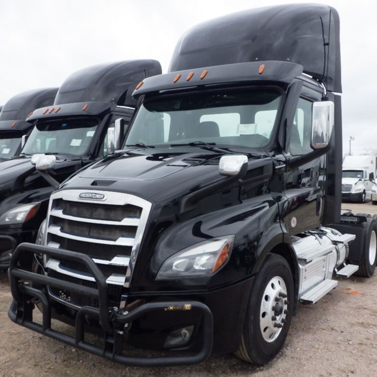 2022 FREIGHTLINER CASCADIA 116
