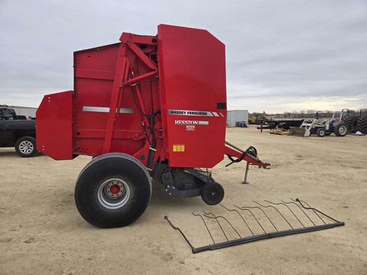 2011-massey-ferguson-2856-image-6