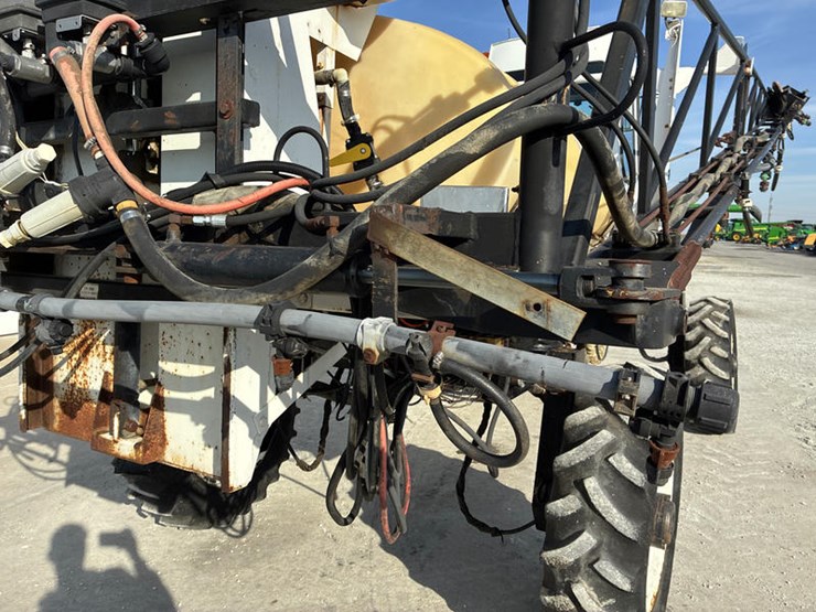 2010-willmar-745-image-29