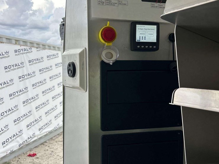 2021-mercedes-benz-sprinter-4500-image-43