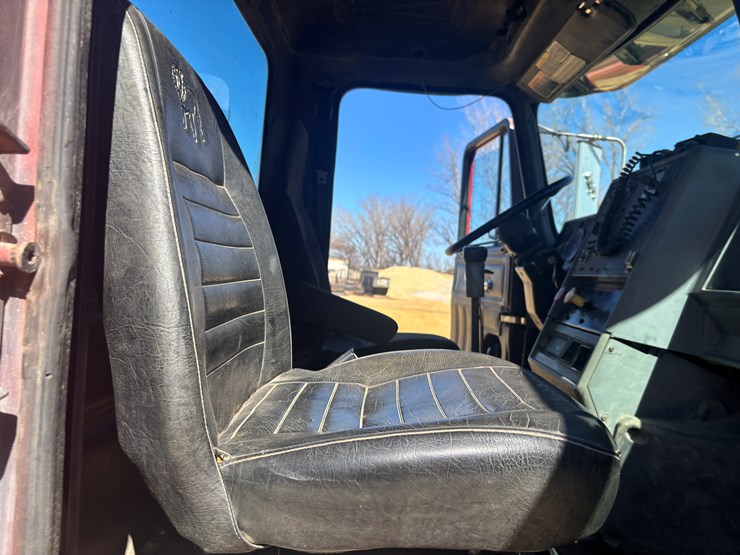 1993-mack-ch600-image-32