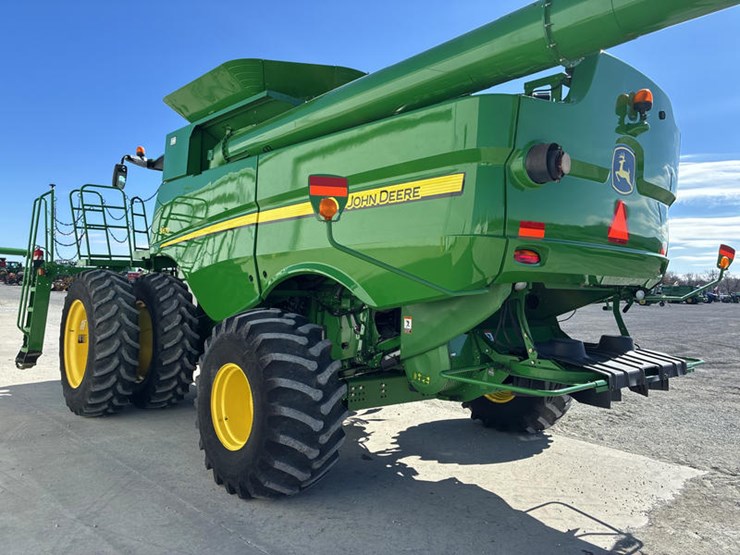 2012-john-deere-s670-image-8