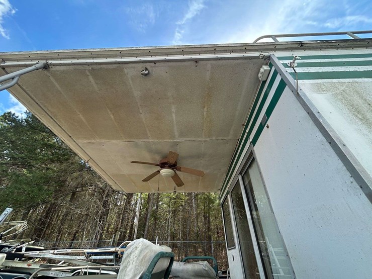 1982-14x46-summerset-aluminum-houseboat-image-15