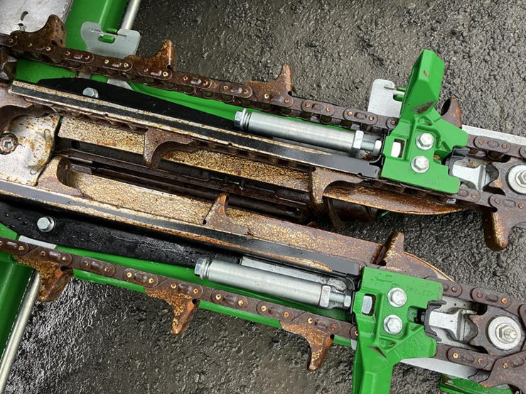 2024-john-deere-c16f-image-26