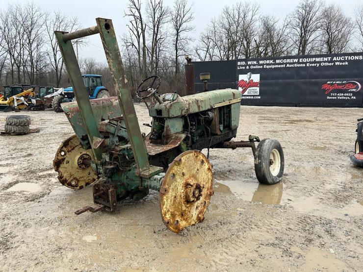 john-deere-3020-image-4