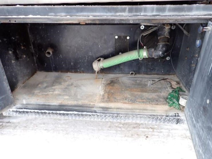 1990-white-gmc-t/a-water-truck-4v2bdbme1ln633643-image-65