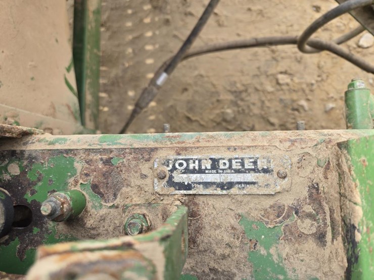 john-deere-336-image-7