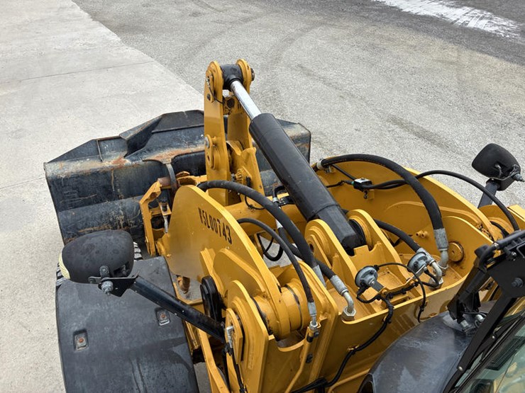 2021-caterpillar-926m-image-75