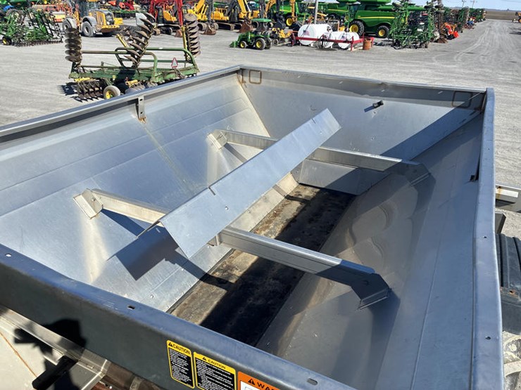 2022-john-deere-600r-image-33