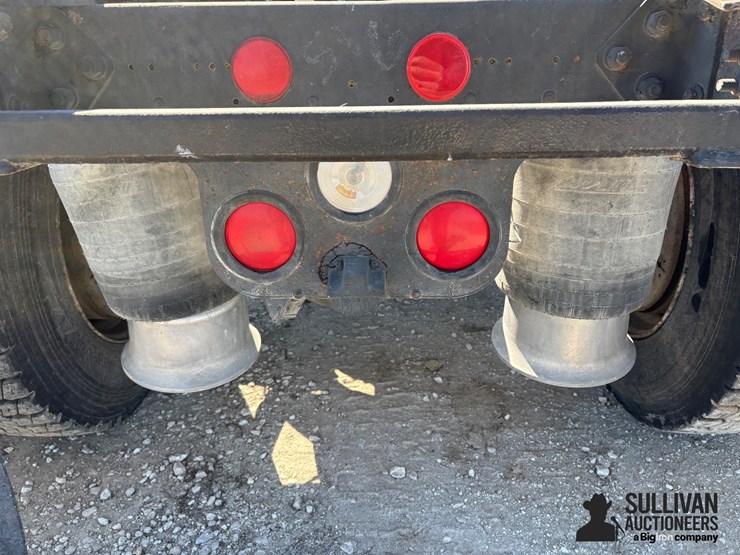 2004-freightliner-cst120-century-classic-s/t-t/a-day-cab-truck-tractor-image-20