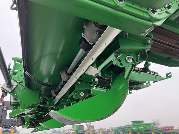 2024-john-deere-c16f-image-35