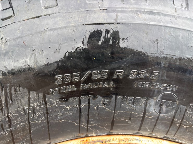 1998-freightliner-fl112-image-25