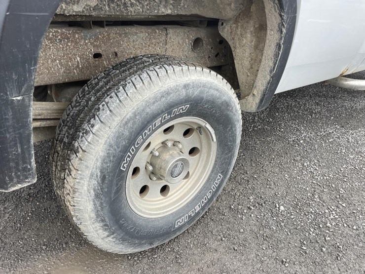 2008-gmc-sierra-2500hd-image-23