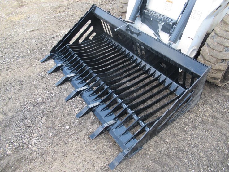 wildcat-72"-skid-steer-skeleton-tooth-bucket-image-1