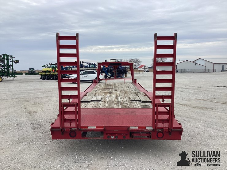 2013-titan-trailer-image-6