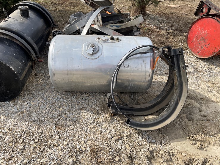 #4269-•-peterbilt-fuel-tank-image-2