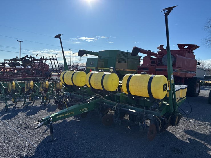 john-deere-7200-image-3