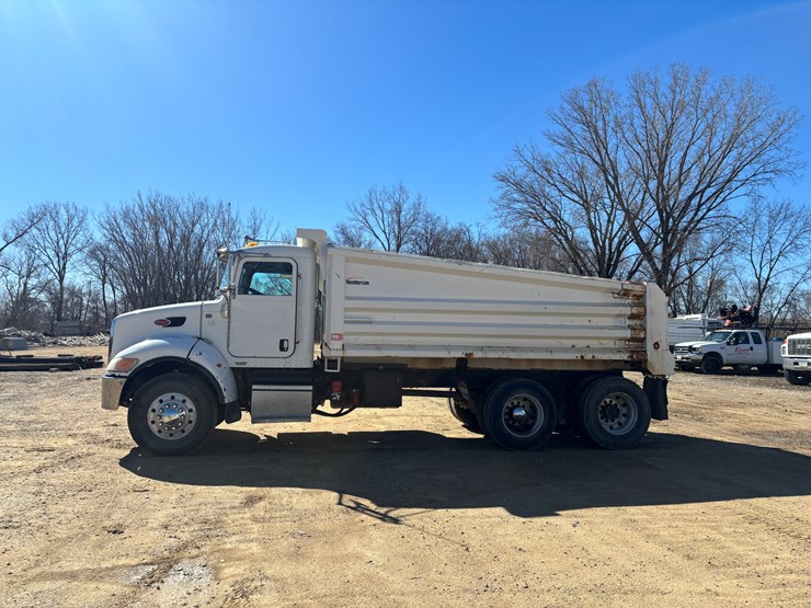2009-peterbilt-340-image-2
