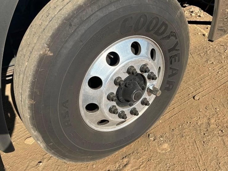 2017-international-hx620-image-92