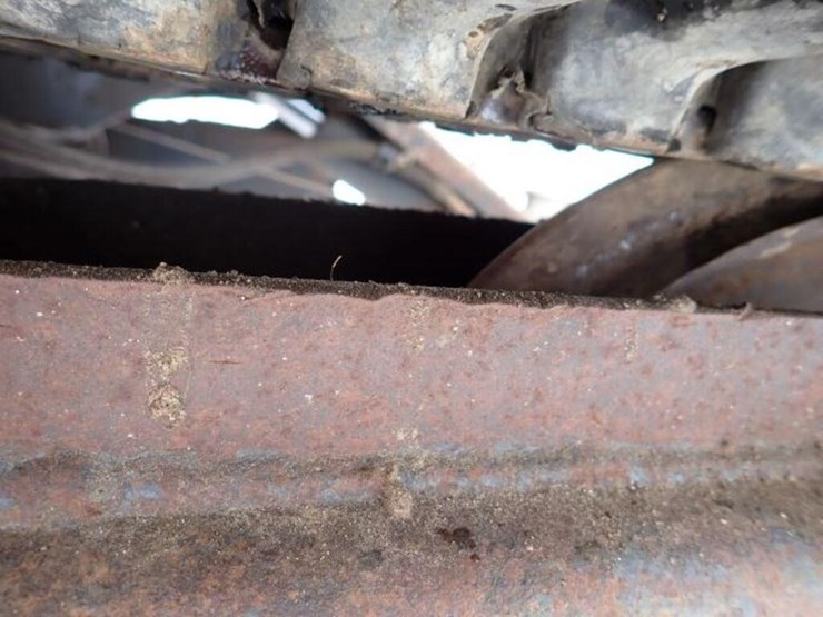 2004-gmc-t7500-image-77