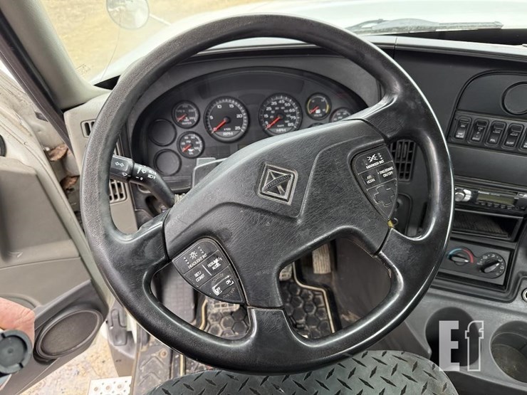 2010-international-prostar-image-16