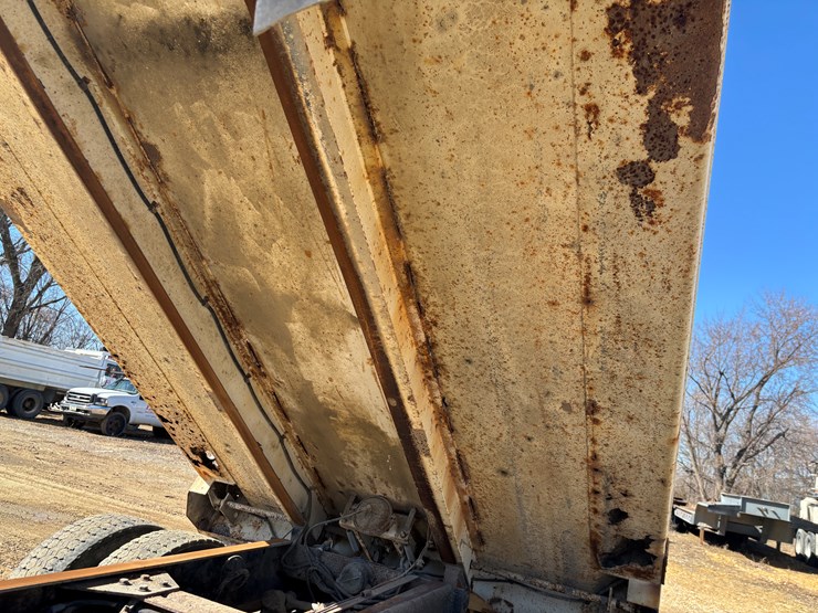 2009-peterbilt-340-image-77